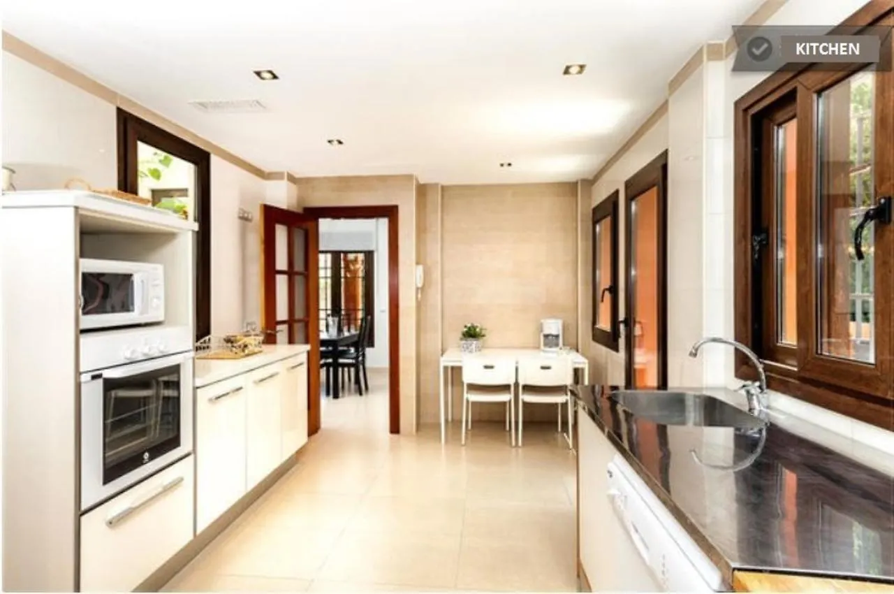 Villa Playamar Торремолинос 0*,